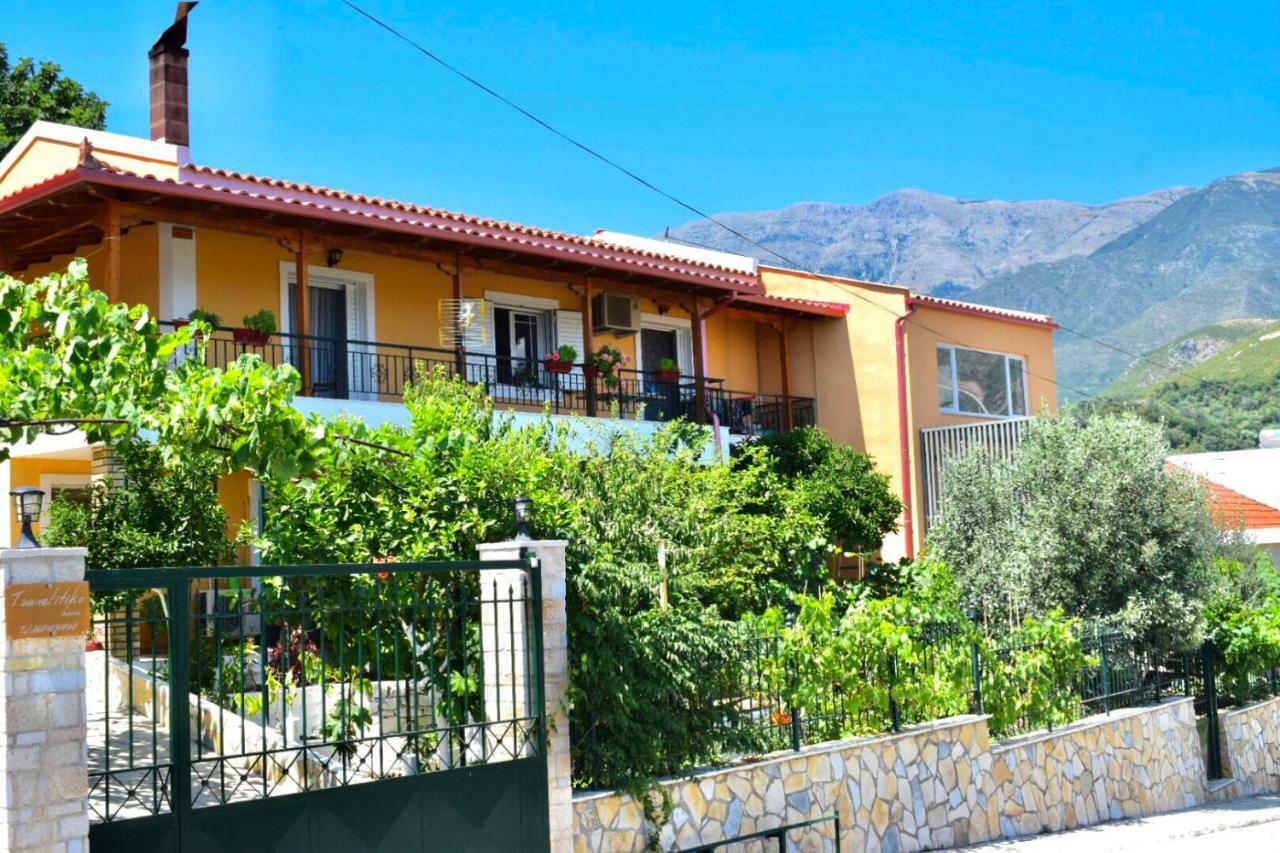 Tzavelitiko Home هيماري المظهر الخارجي الصورة